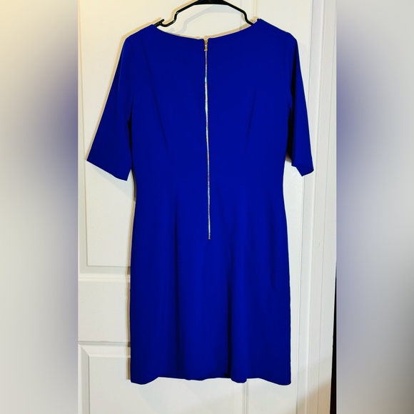 Tahari 8 fitted shift dress with pockets. EUC - Picture 2 of 3